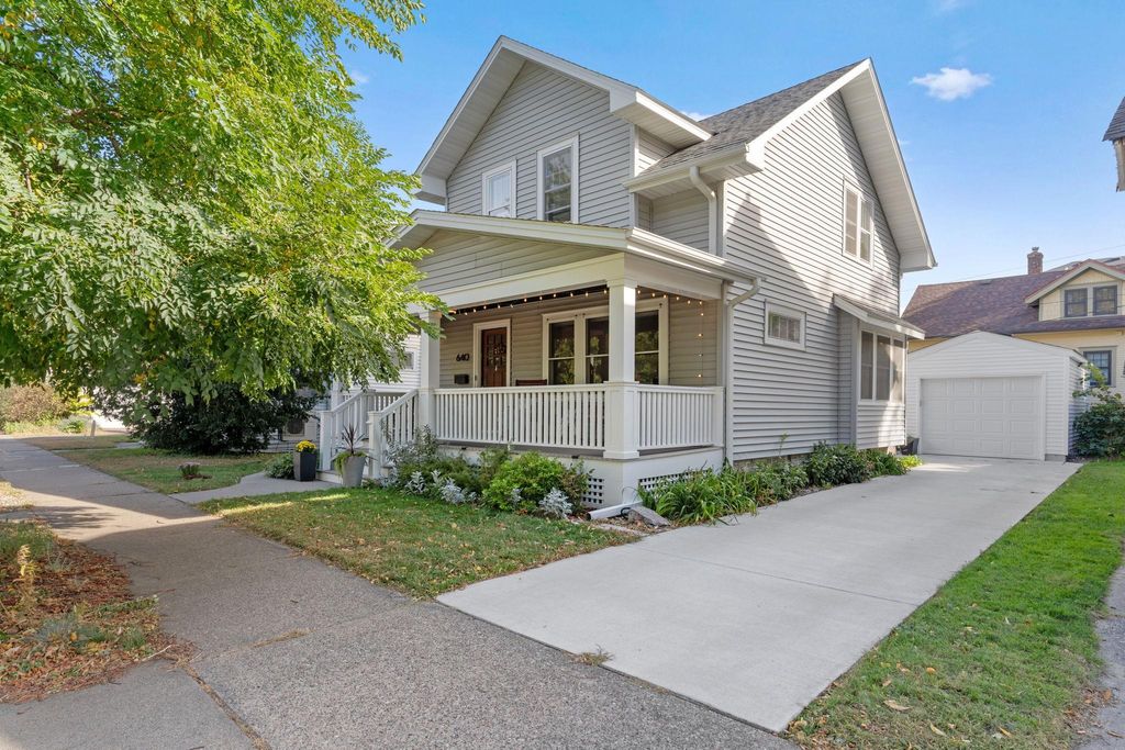 Photo of 640 Simpson Street, Saint Paul, MN 55104 (MLS # 7068407)