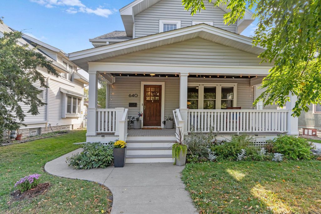 Photo of 640 Simpson Street, Saint Paul, MN 55104 (MLS # 7068407)