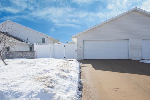 845 12th Avenue W West Fargo ND 58078