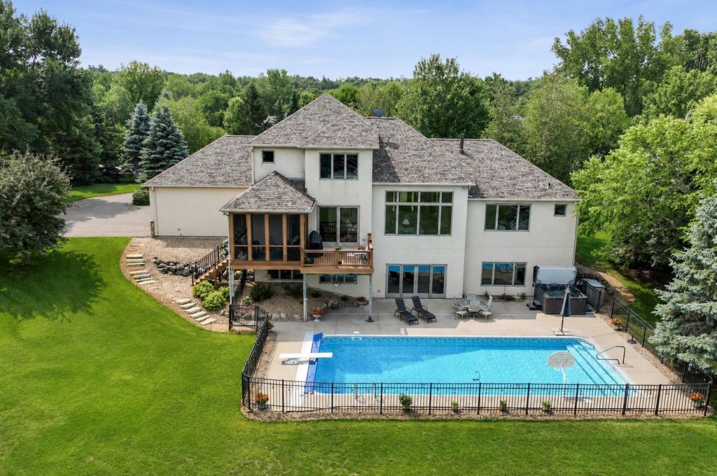 Photo of 411 Emerald Lane, Mahtomedi, MN 55115 (MLS # 7056152)