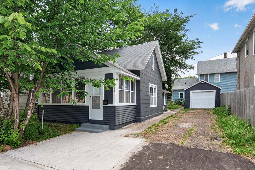 Photo of 1058 Arcade Street, Saint Paul, MN 55106 (MLS # 7131782)
