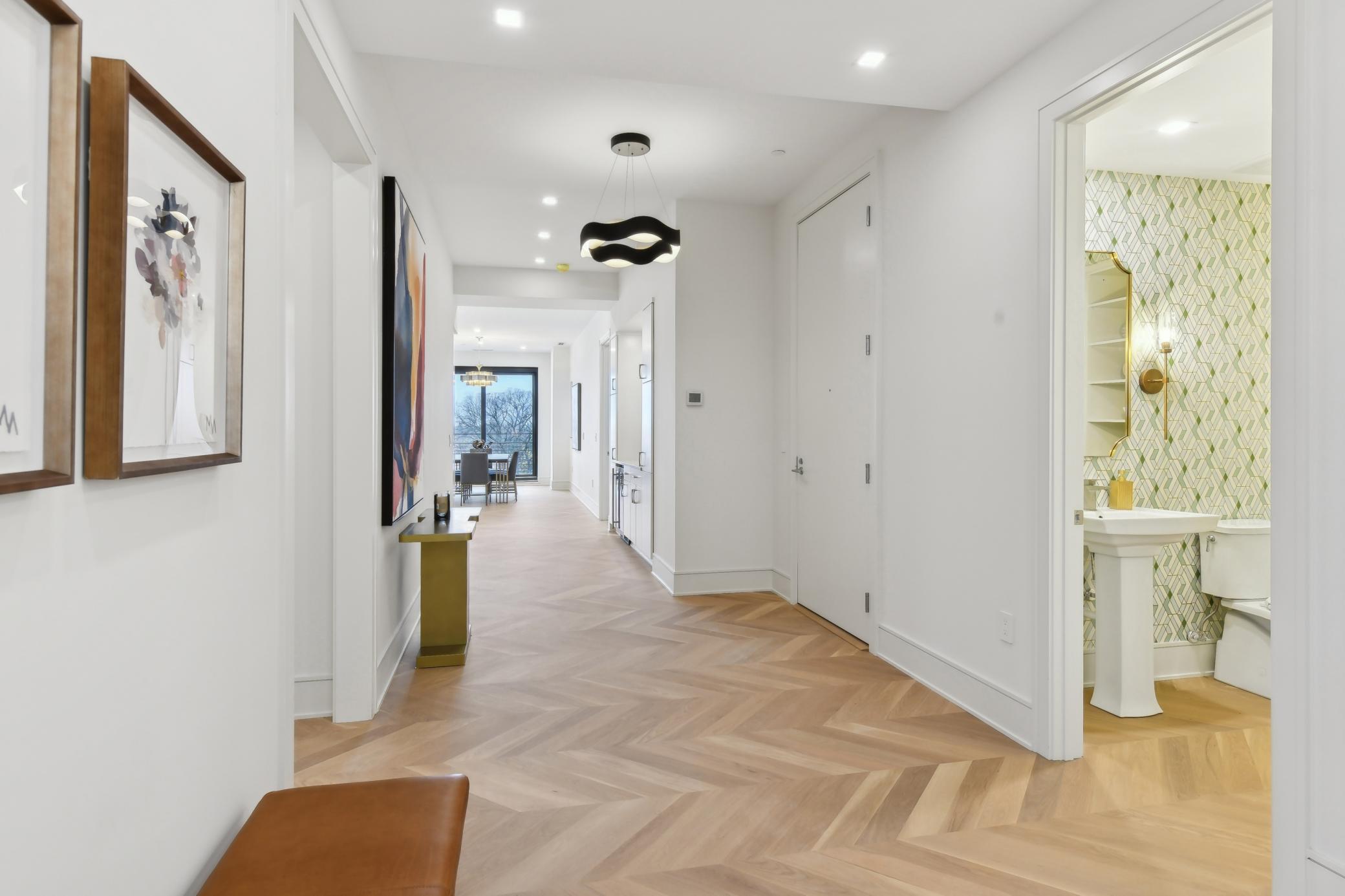 3041 Holmes Avenue S 502