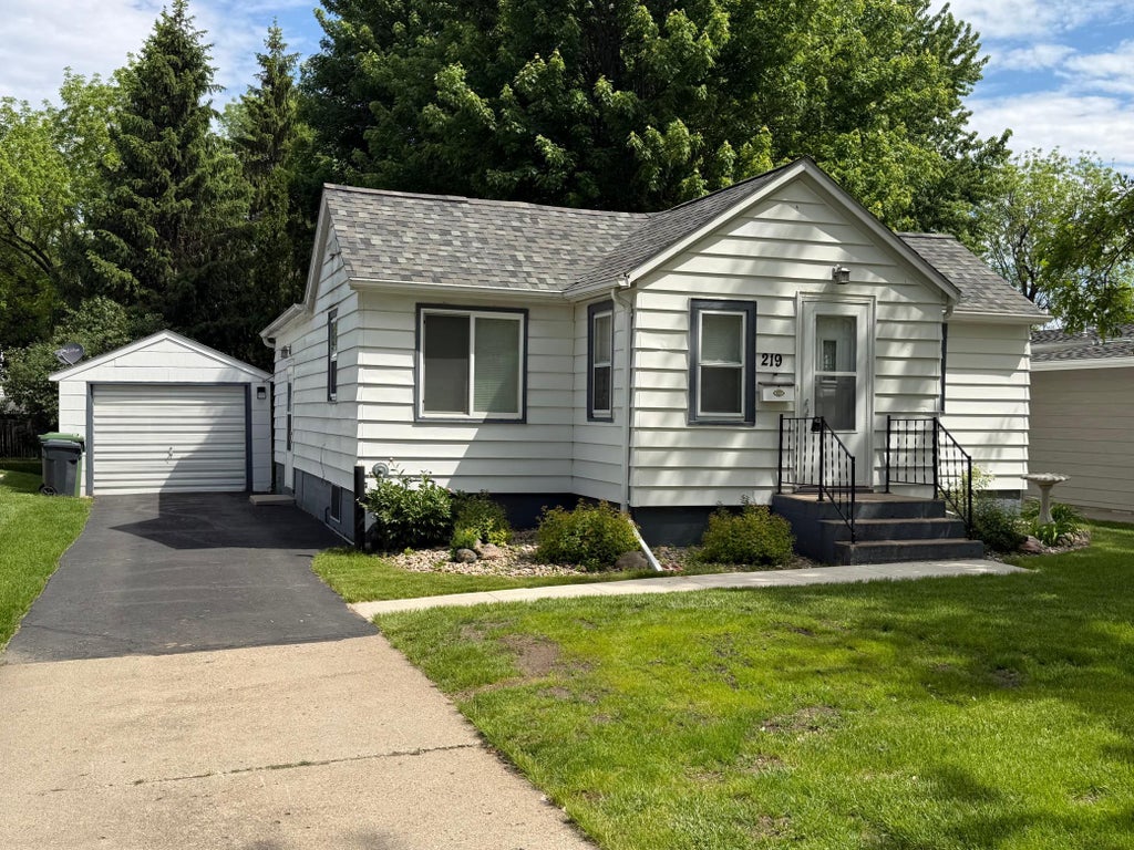 Photo of 219 10th Avenue, Worthington, MN 56187 (MLS # 7080735)