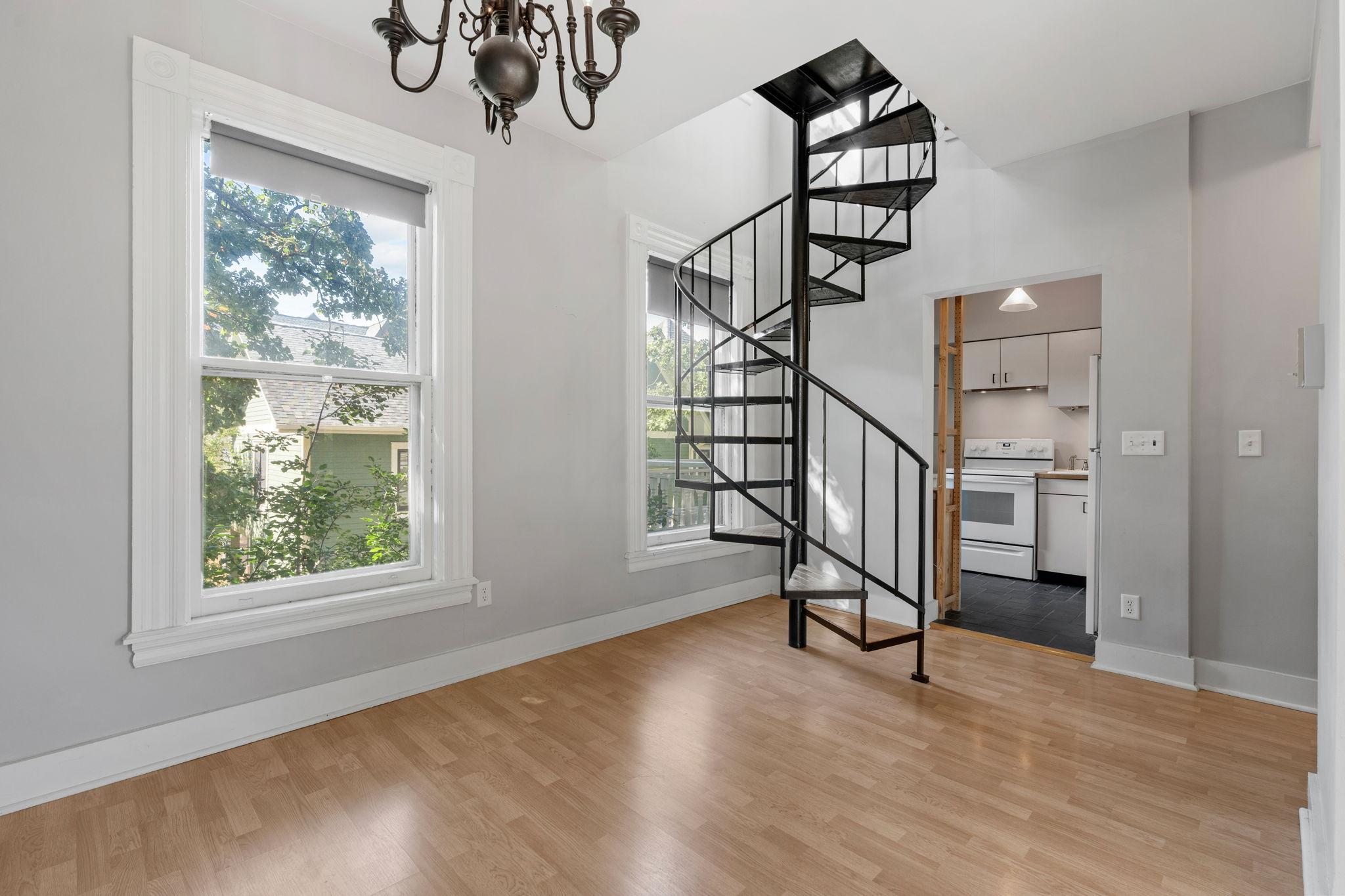 112 Western Avenue N 5