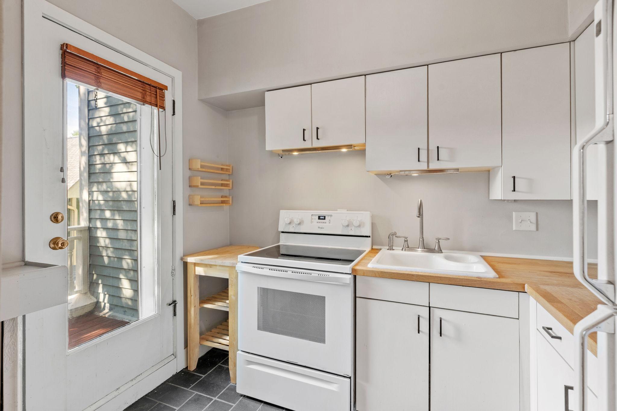 112 Western Avenue N 5