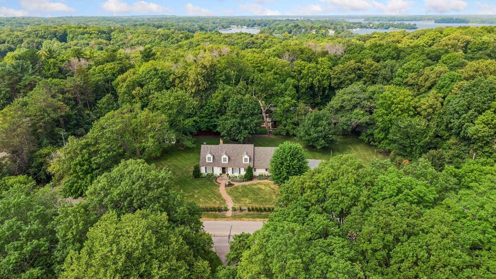 Photo of 18855 Park Avenue, Wayzata, MN 55391 (MLS # 7114438)