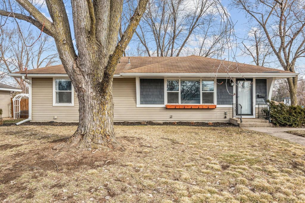 Photo of 5100 W 110th Street, Bloomington, MN 55437 (MLS # 7036407)