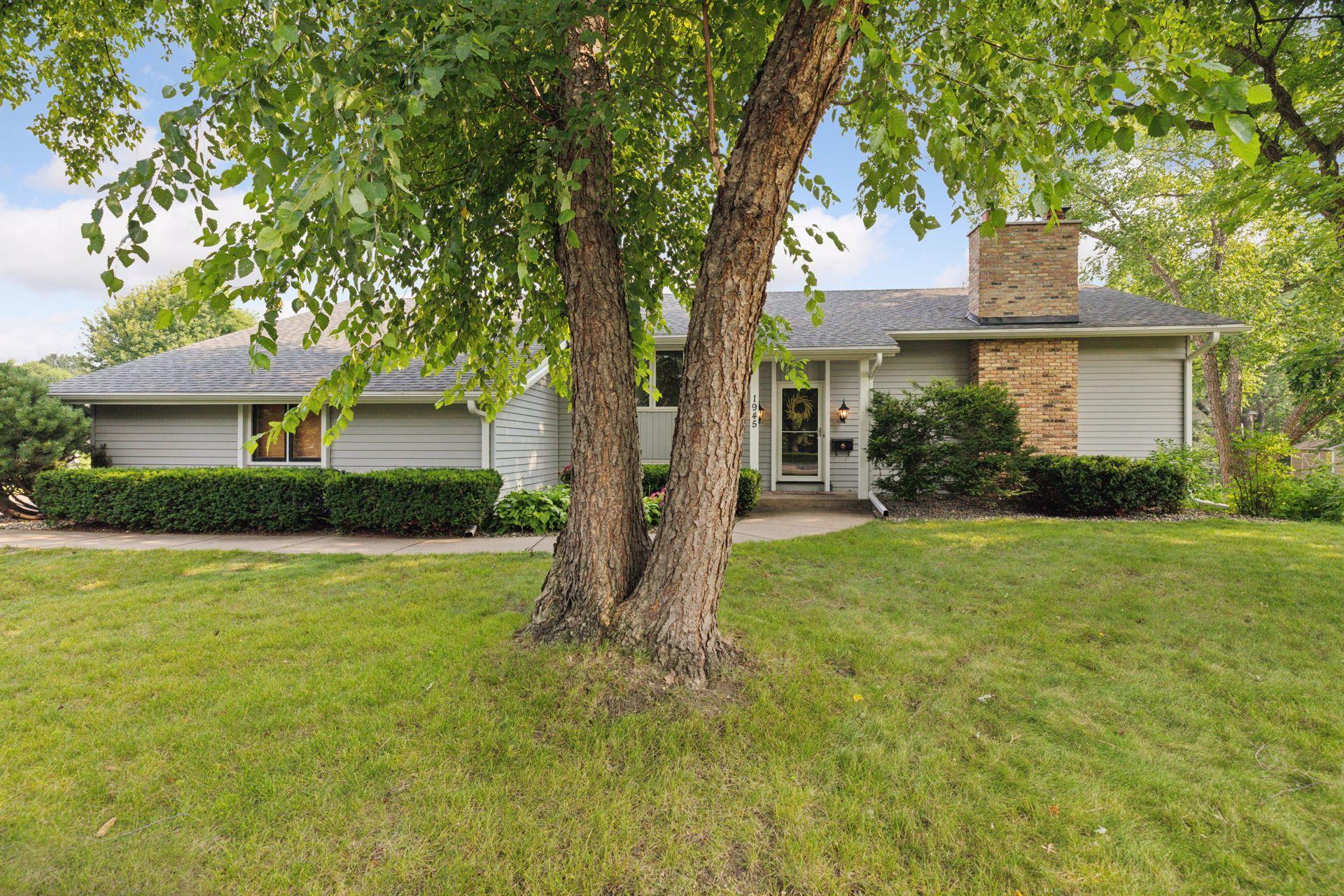 1945 Kelly Drive