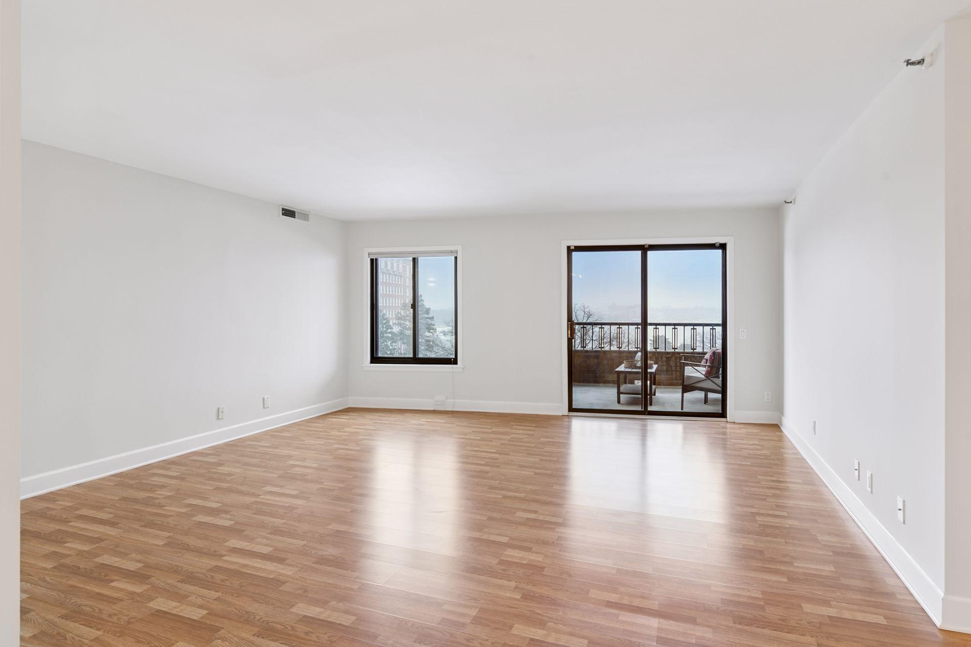 2950 Dean Parkway 603