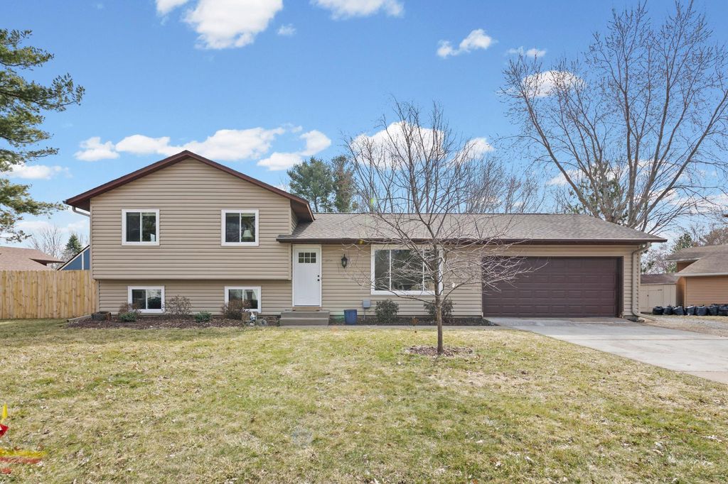 Photo of 2639 Fairlawn Drive, Stillwater, MN 55082 (MLS # 7038559)