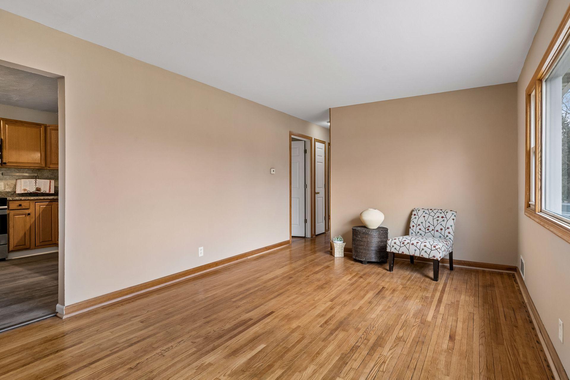 1461 Grandview Avenue E