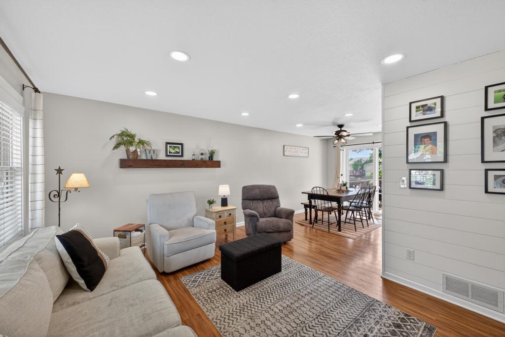 303 6th Avenue NE