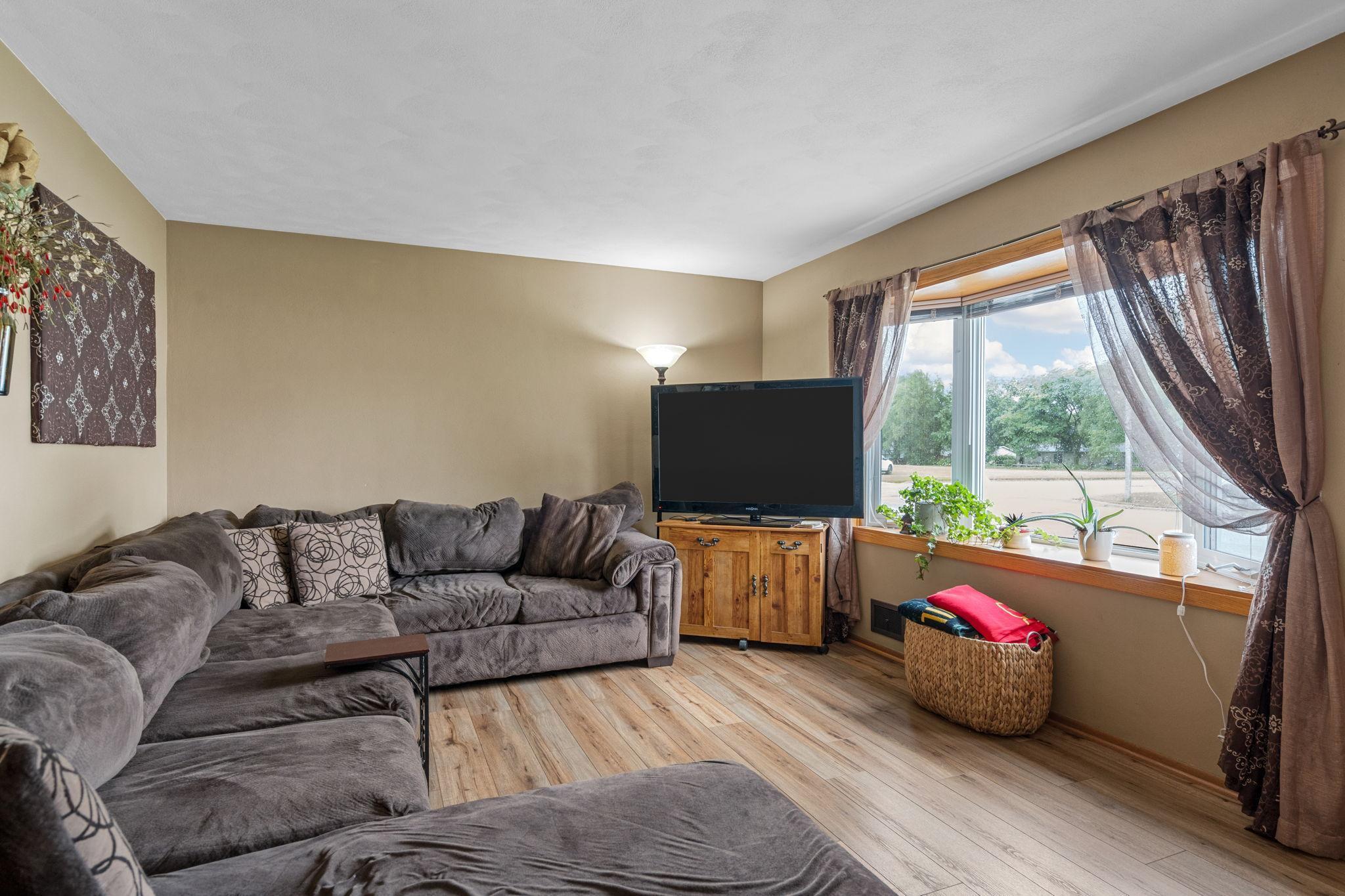 Owatonna, Minnesota 55060, United States, 3 Bedrooms Bedrooms, ,2 BathroomsBathrooms,Residential,Coming Soon,174714