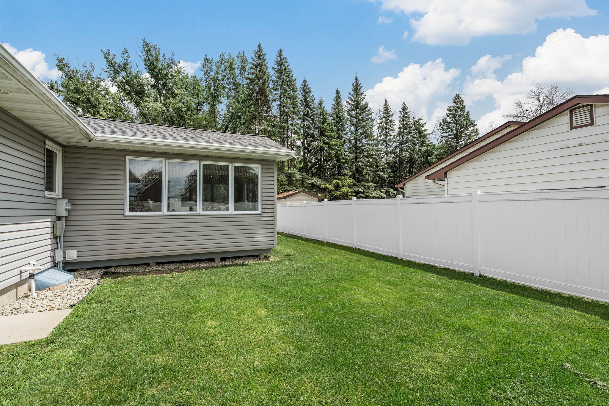 Owatonna, Minnesota 55060, United States, 3 Bedrooms Bedrooms, ,2 BathroomsBathrooms,Residential,Coming Soon,174714