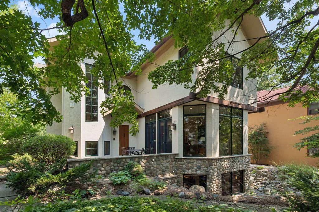 Photo of 721 Rice Street E, Wayzata, MN 55391 (MLS # 7068170)