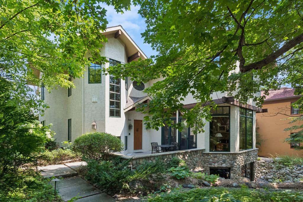 Photo of 721 Rice Street E, Wayzata, MN 55391 (MLS # 7068170)