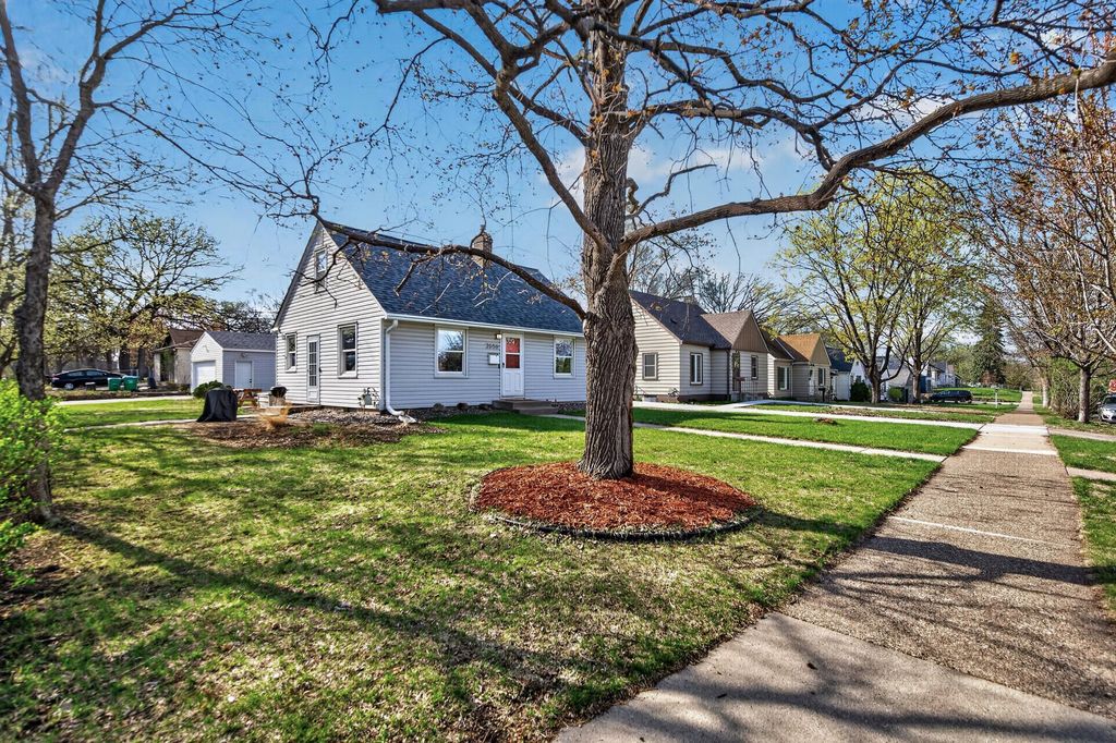 Photo of 2656 Georgia Avenue S, Saint Louis Park, MN 55426 (MLS # 7055530)