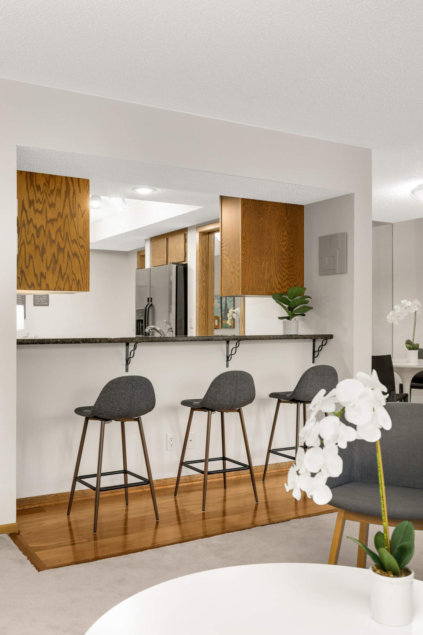 6051 Laurel Avenue 108