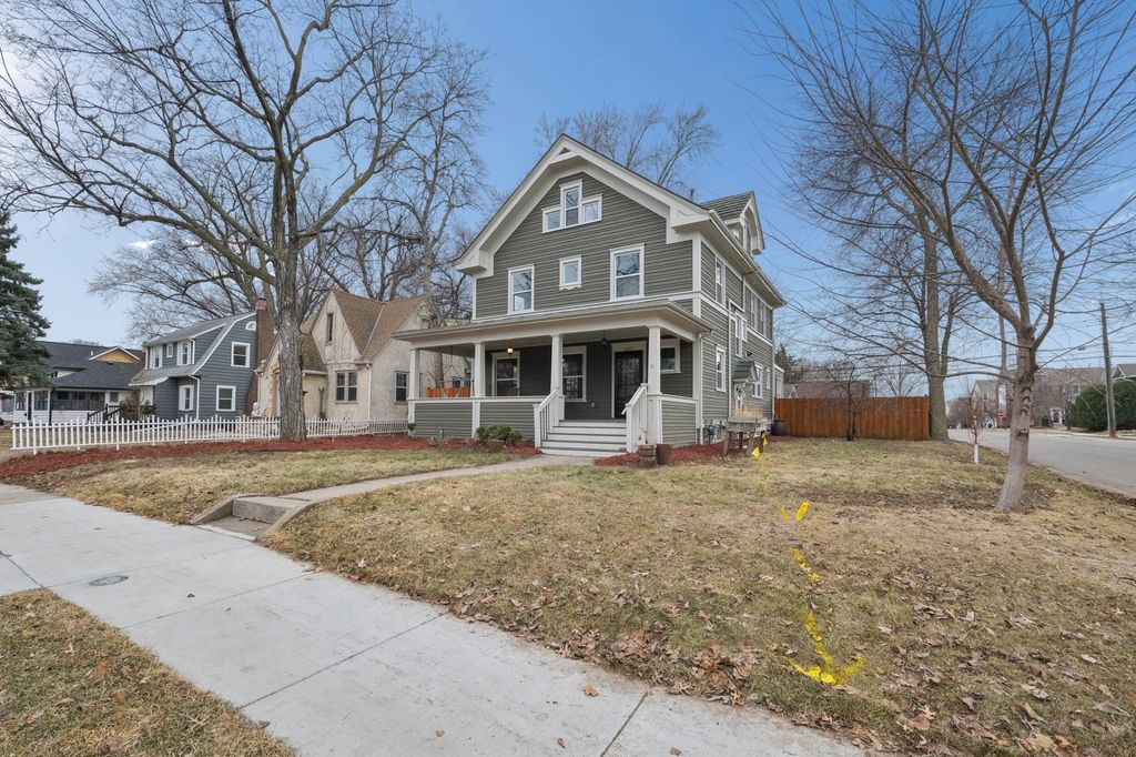 Photo of 4057 Quail Avenue N, Robbinsdale, MN 55422 (MLS # 7035541)