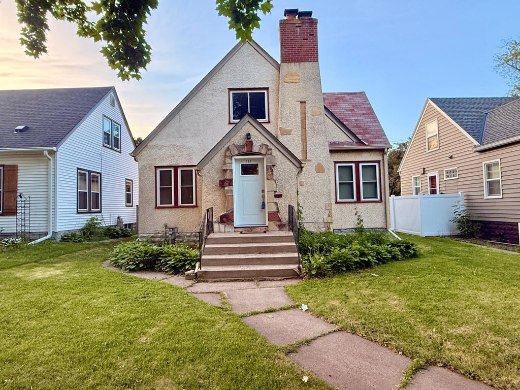 Photo of 751 Cottage Avenue E, Saint Paul, MN 55106 (MLS # 7082278)