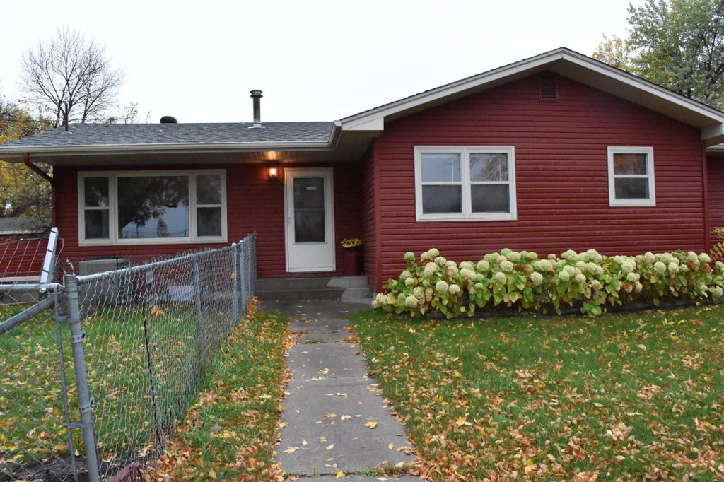 Photo of 402 Maple Lane, Moorhead, MN 56560 (MLS # 7158704)