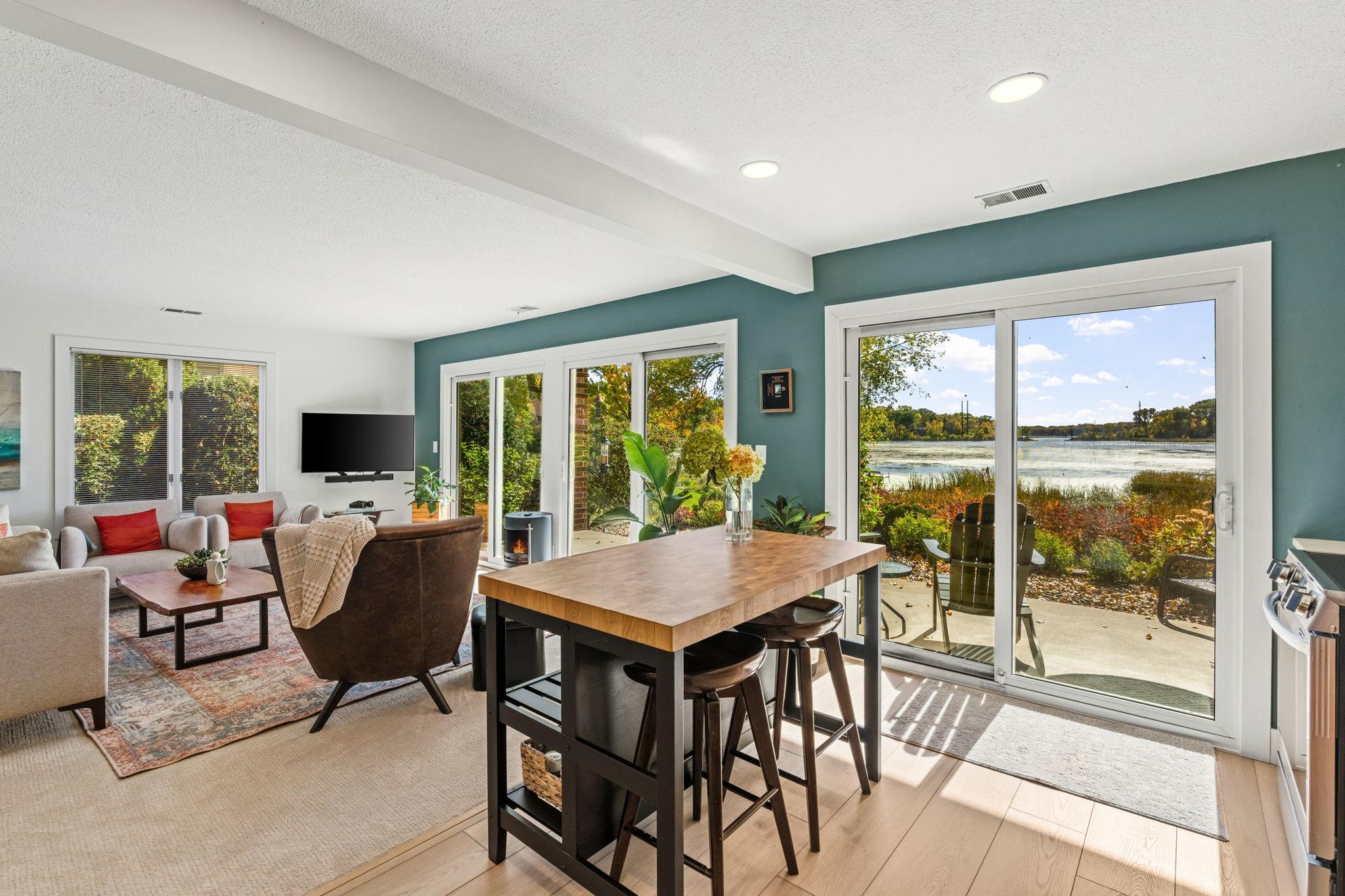 1299 Black Oaks Court N 1A