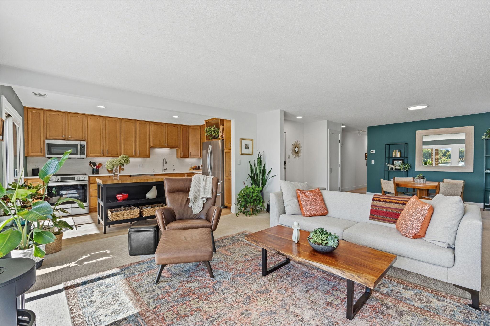 1299 Black Oaks Court N 1A