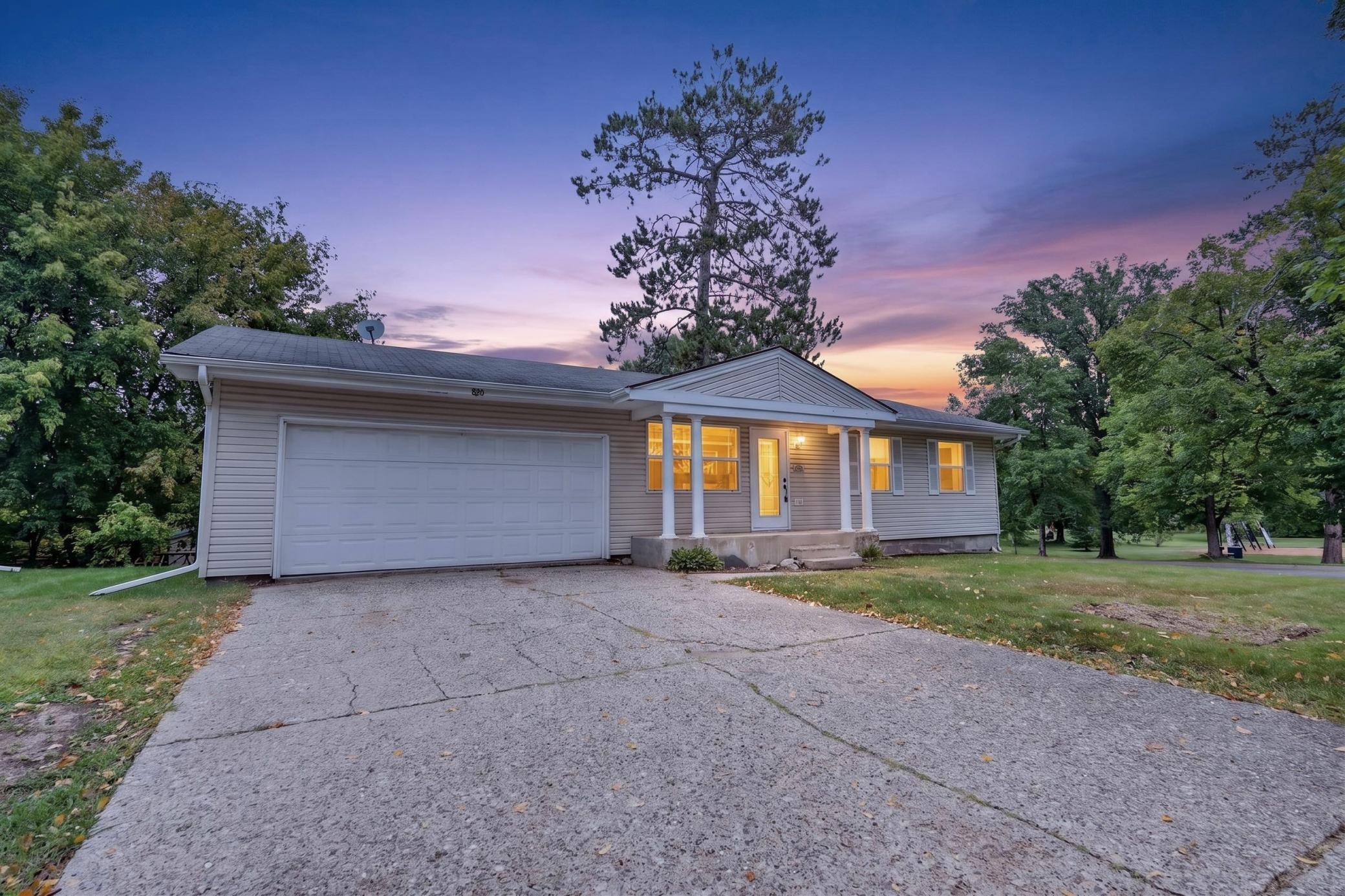 826 Willow Lane