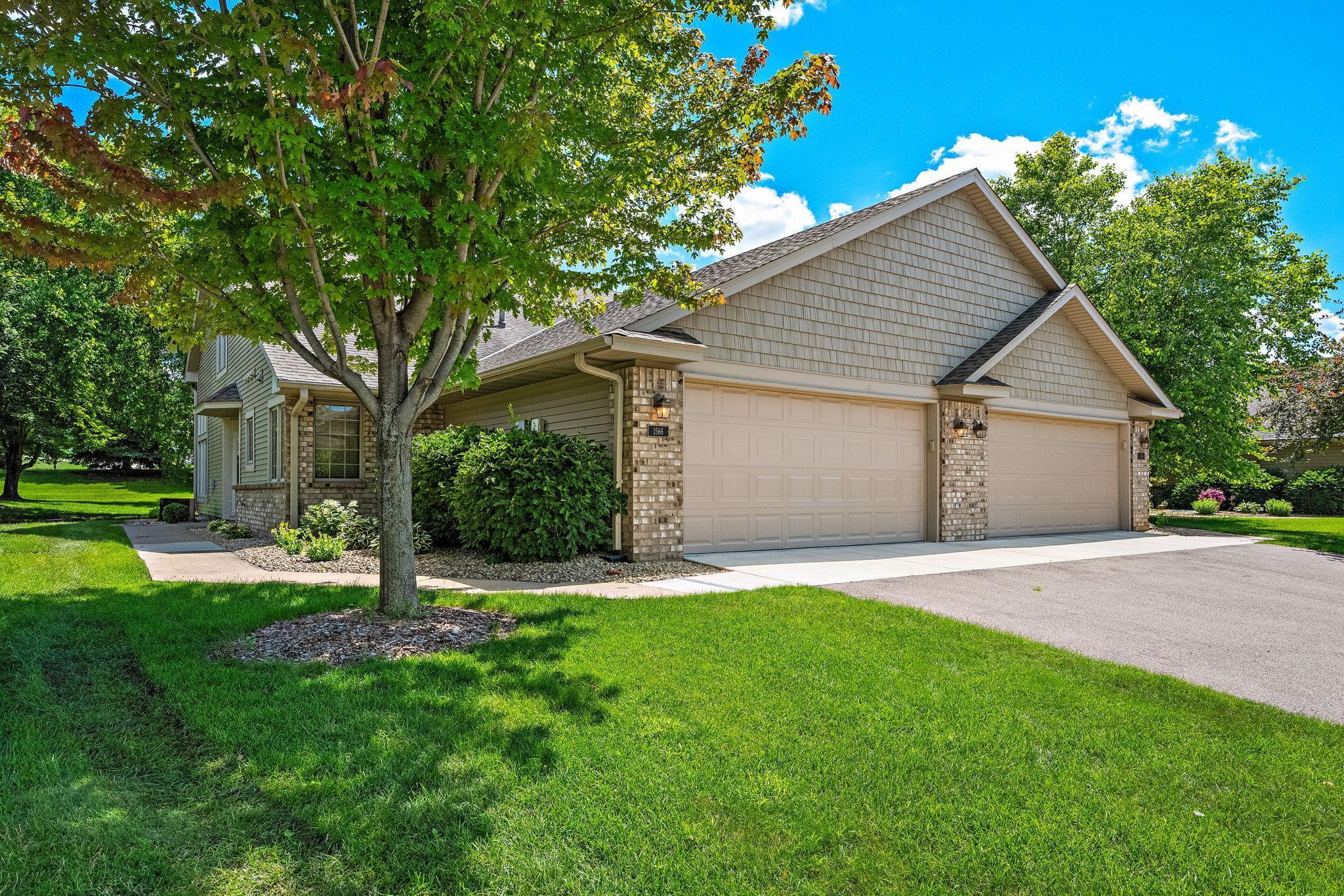 1566 Antler Point