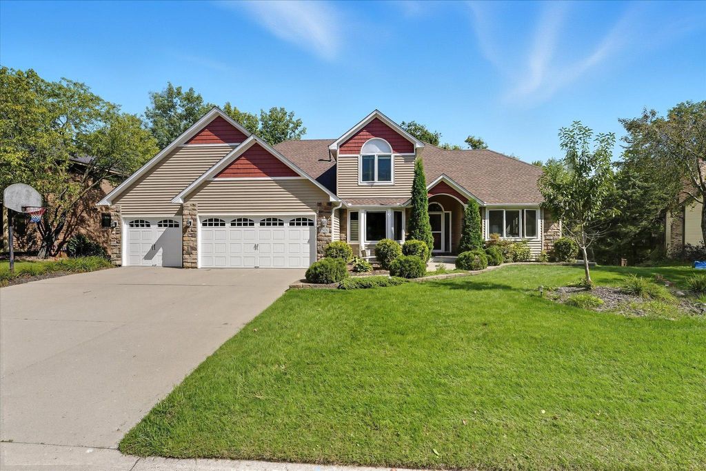 Photo of 13476 Granada Avenue, Apple Valley, MN 55124 (MLS # 7027375)