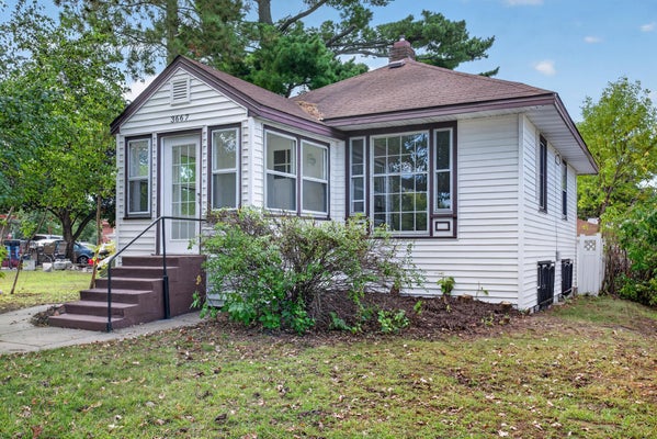 3667 W BROADWAY AVE, MINNEAPOLIS, MN 55422 - Image a00be36f3000bcf1d3b5a700d5901bfa/2303582015