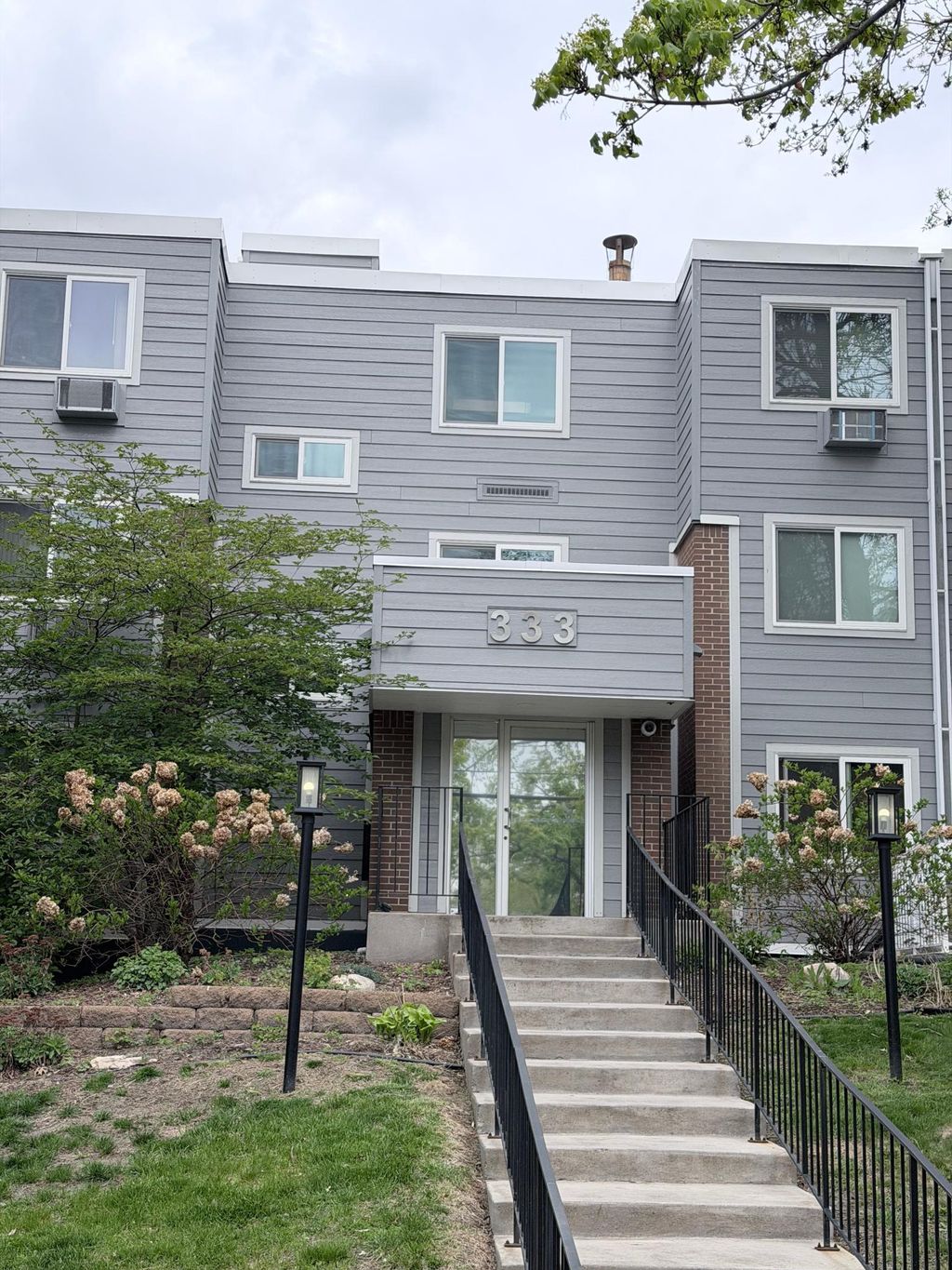 Photo of 333 8th Street SE #117, Minneapolis, MN 55414 (MLS # 7061740)