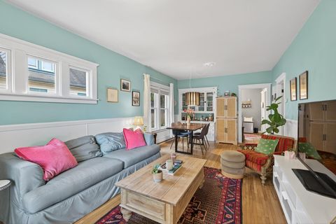 989 Barrett Street Saint Paul MN 55103