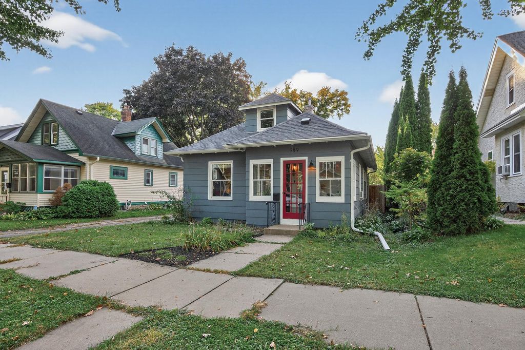 Photo of 989 Barrett Street, Saint Paul, MN 55103 (MLS # 7002521)