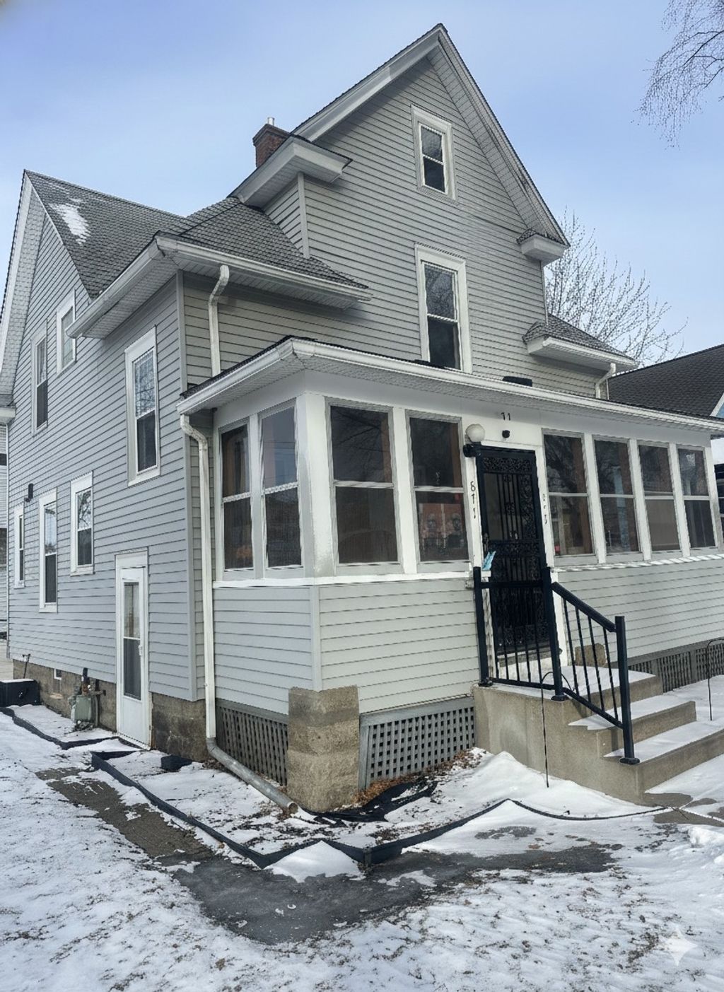 Photo of 671 Van Buren Avenue, Saint Paul, MN 55104 (MLS # 7011382)