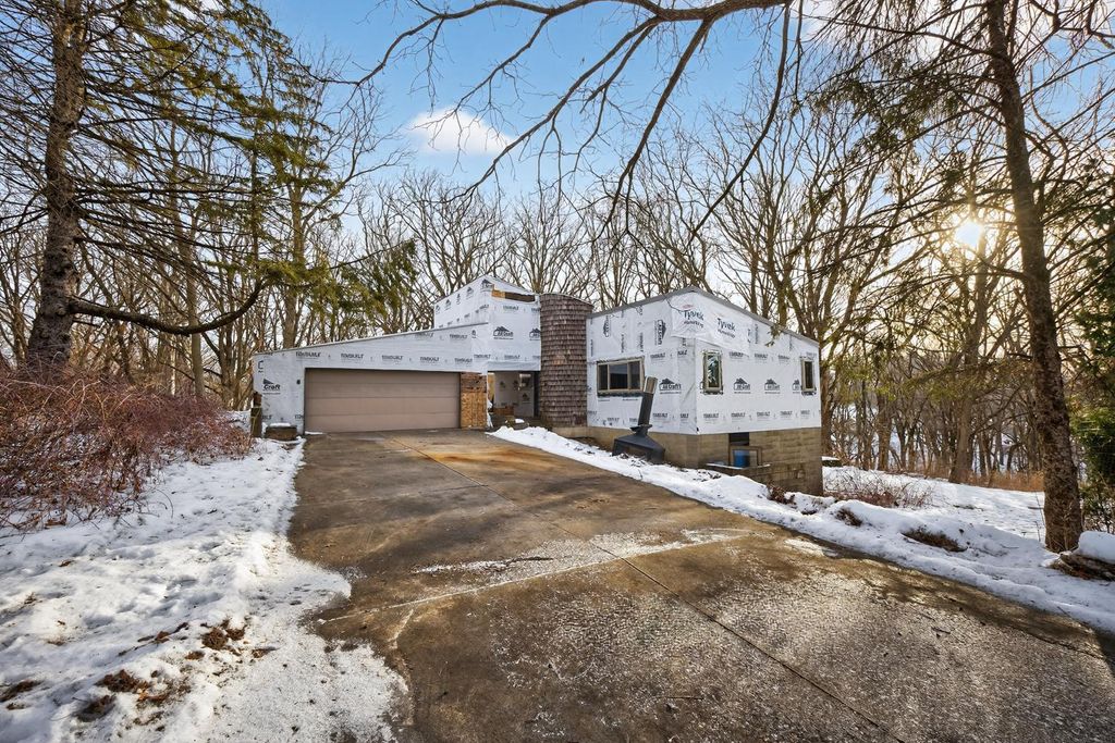 Photo of 3732 Valleyridge Court NE, Rochester, MN 55906 (MLS # 7001542)