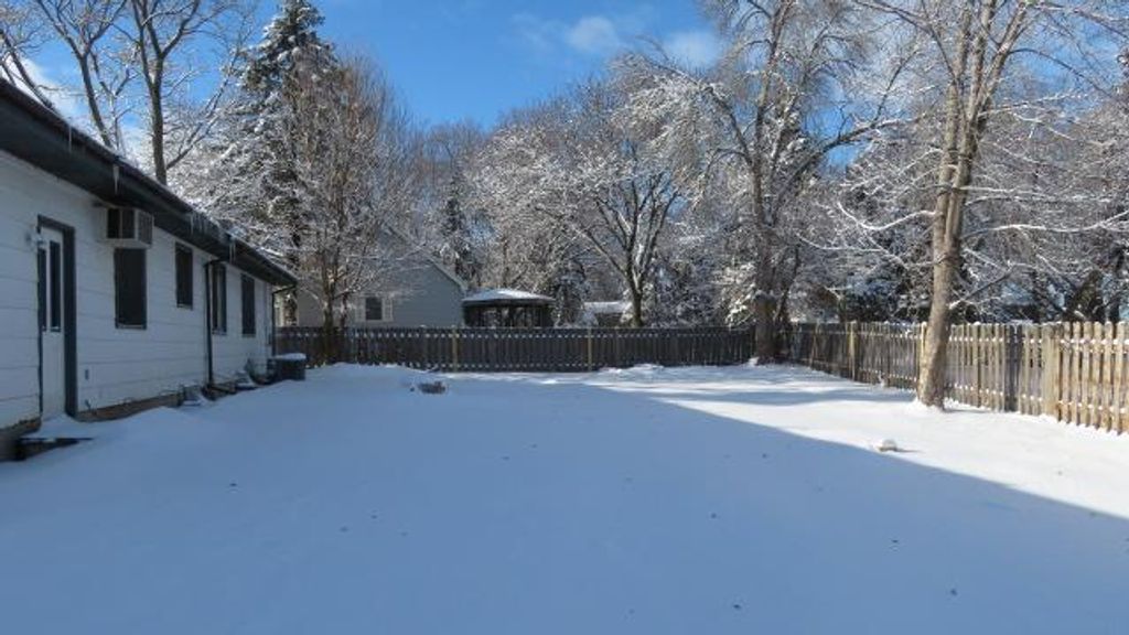 Photo of 1900 Manor Drive, Burnsville, MN 55337 (MLS # 7003313)