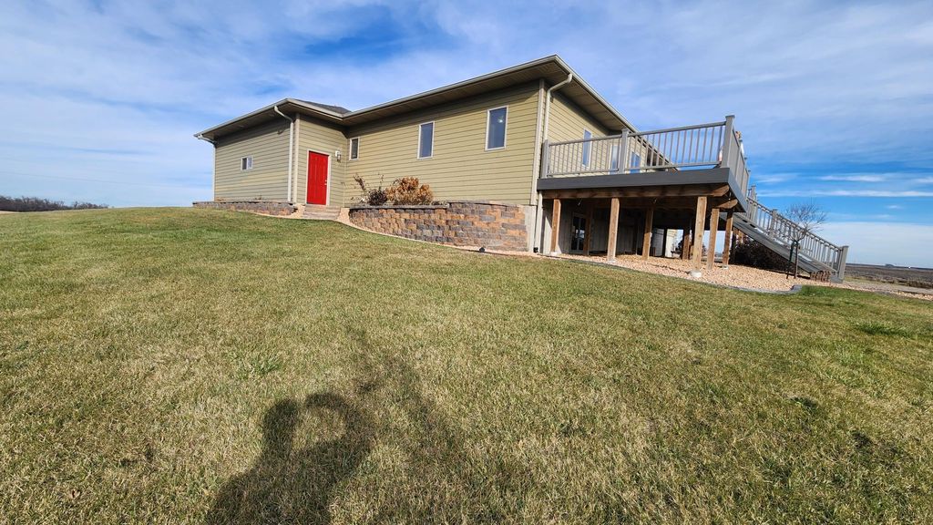 Photo of 804 9th Street NE, Pipestone, MN 56164 (MLS # 7006898)