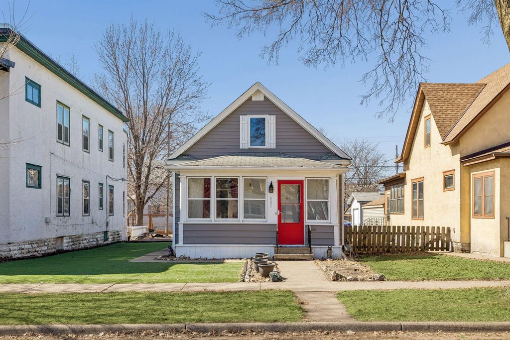 Photo of 607 Simpson Street, Saint Paul, MN 55104 (MLS # 7034658)