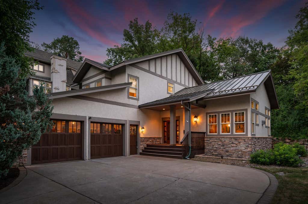 Photo of 1423 June Avenue S, Golden Valley, MN 55416 (MLS # 7085513)