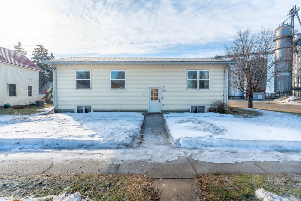Photo of 211 1st Street SE, Elbow Lake, MN 56531 (MLS # 7021041)