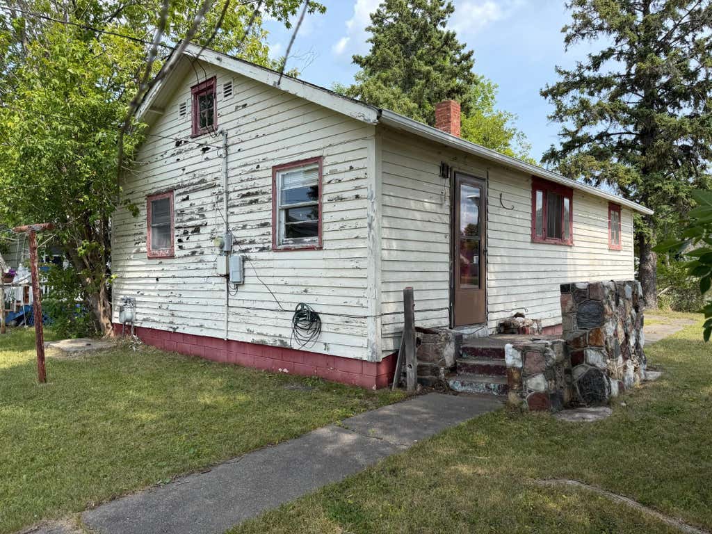 Photo of 1222 Main Avenue, International Falls, MN 56649 (MLS # 7125809)