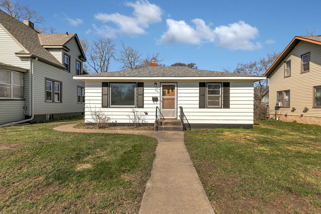 Photo of 827 Washington Memorial Drive. Dr, Saint Cloud, MN 56301 (MLS # 7047241)