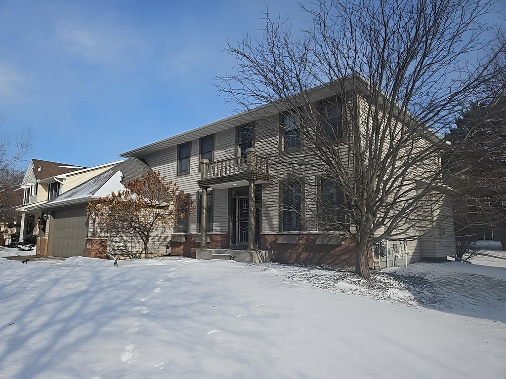 Photo of 10772 Hawthorn Trail, Woodbury, MN 55129 (MLS # 7013431)