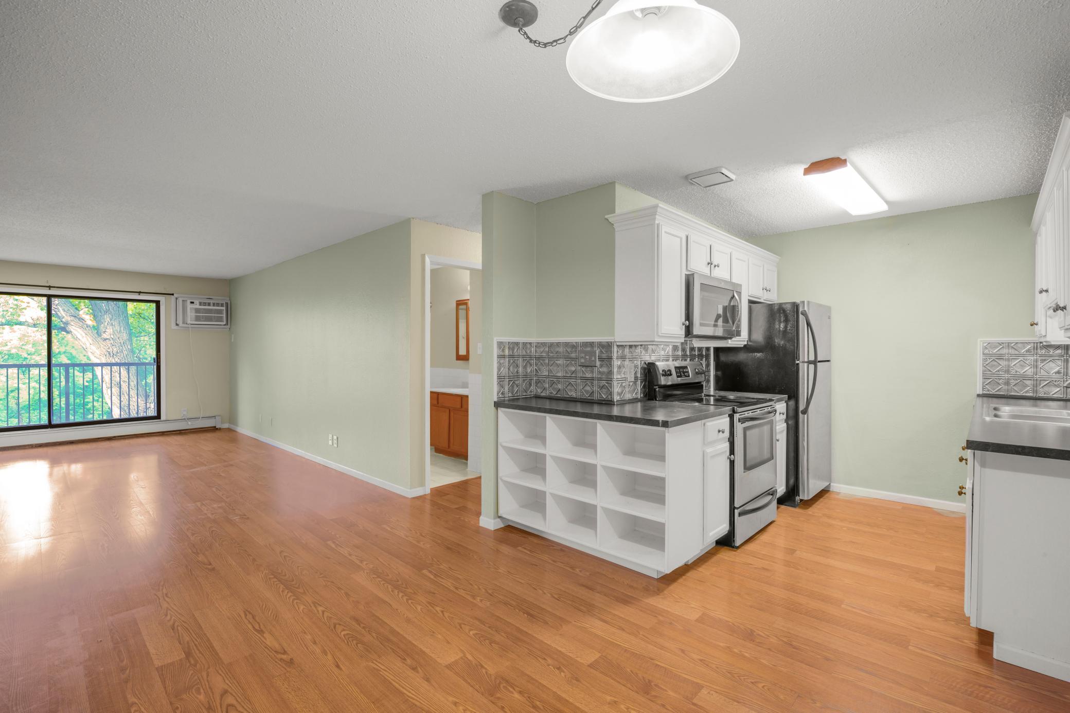4 Pine Tree Drive 321