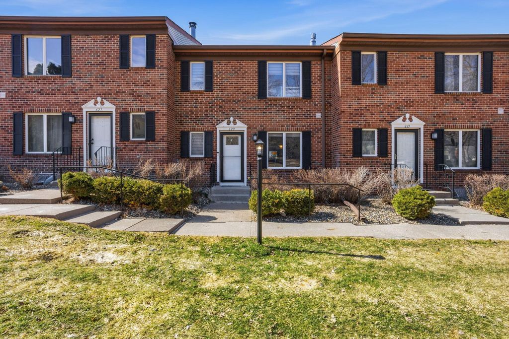 Photo of 629 Maple Park Drive, Mendota Heights, MN 55118 (MLS # 7043474)