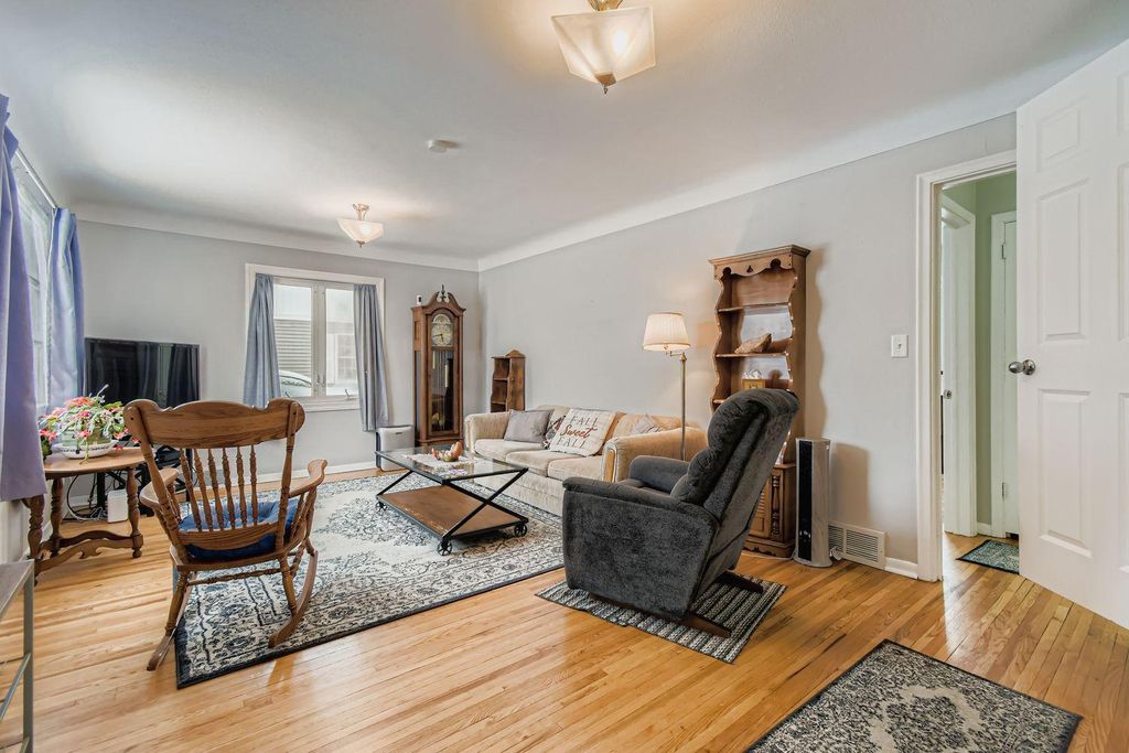 Photo of 176 Logan Avenue W, West Saint Paul, MN 55118 (MLS # 6819722)