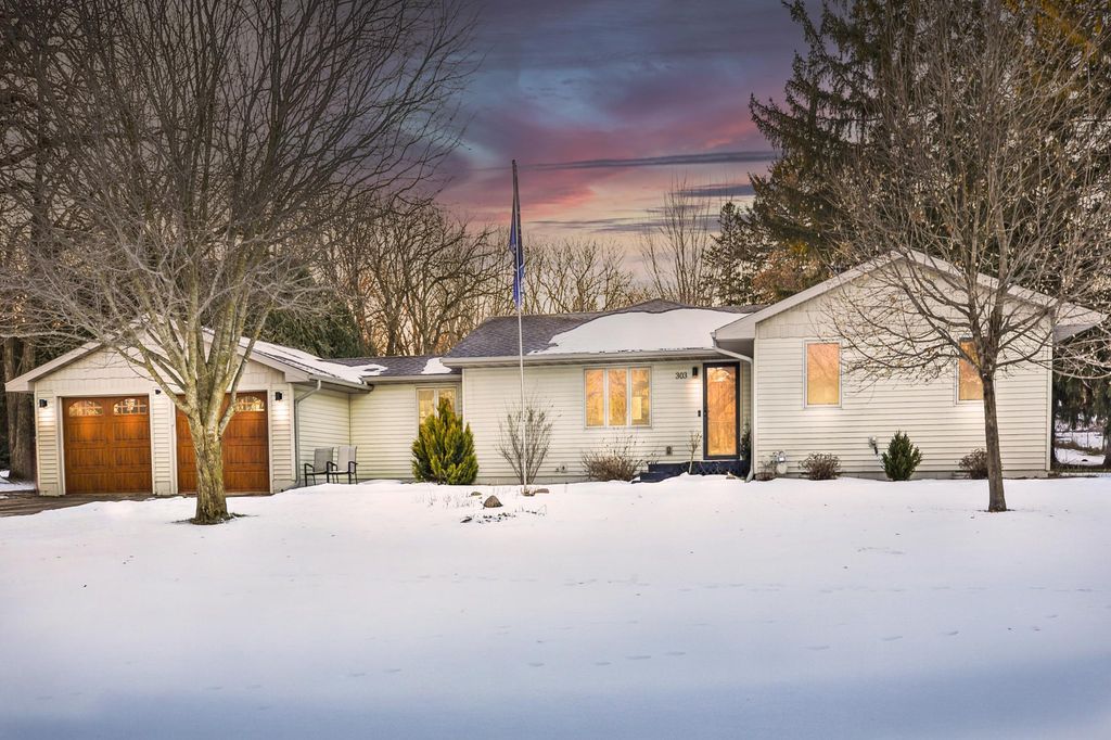 Photo of 303 24th Street NW, Austin, MN 55912 (MLS # 7009436)