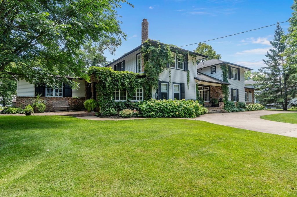 Photo of 3307 N Nokomis NE, Alexandria, MN 56308 (MLS # 6747241)
