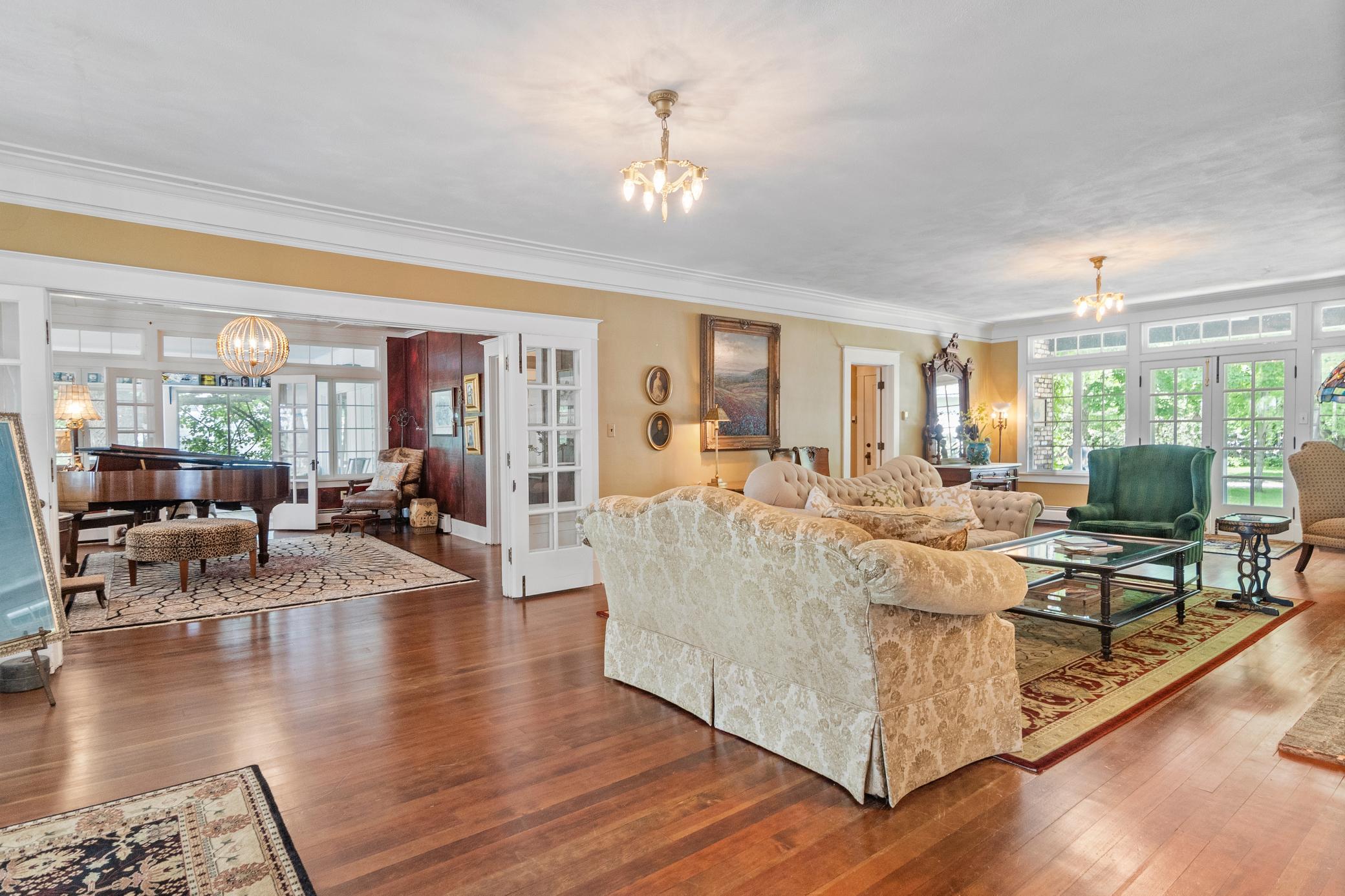 3307 N Nokomis NE